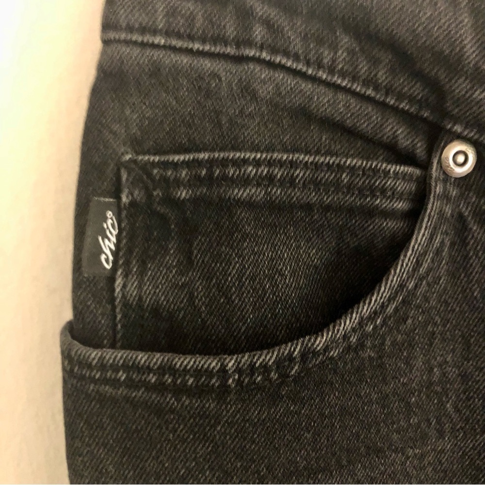 Vintage Y2K Chic Plus Size Black Denim Capri Pants - Picture 5 of 8